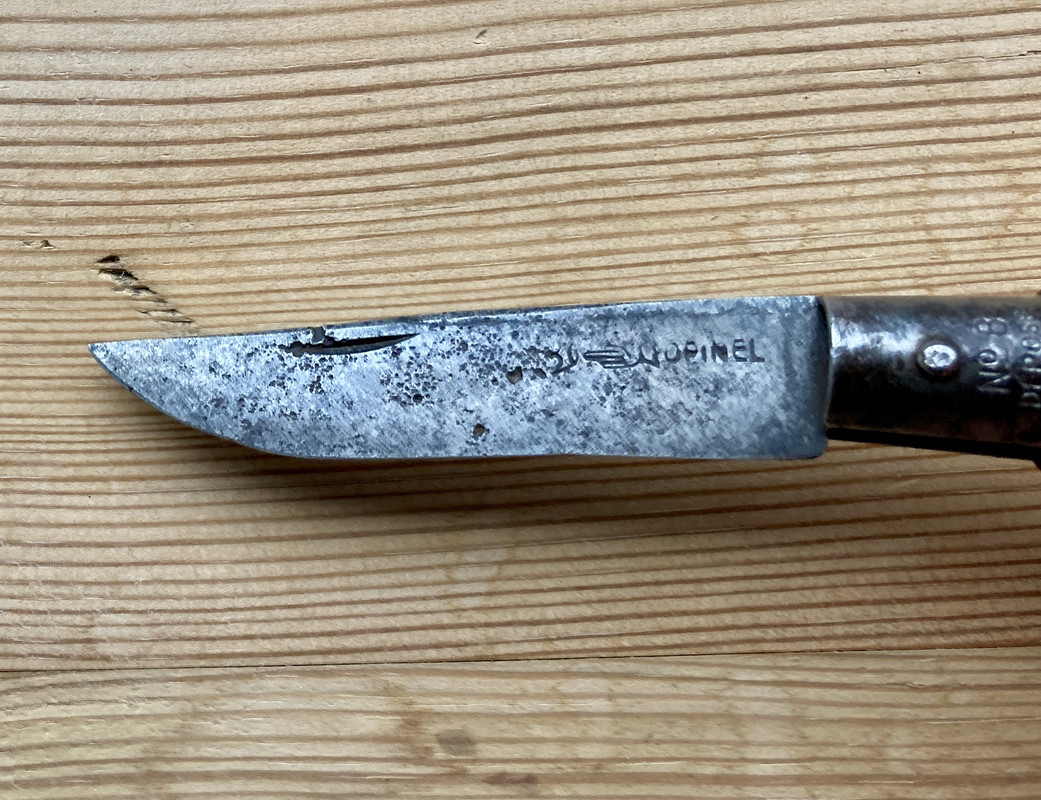 0820E437-F1A0-4FB1-9418-69788E99A8AC