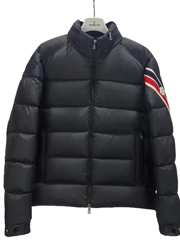 Moncler Solayan Chaqueta Corta Acolchada con Capucha