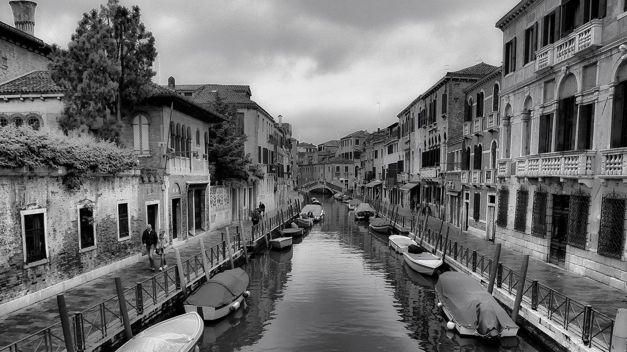 blacknwhite-venice.jpg