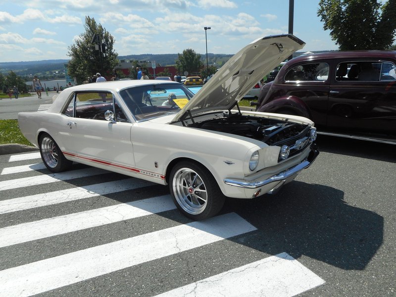 AUTO - Expo D'auto V8 Antique de Ste-Marie - 6 août 2023 V8-23-041