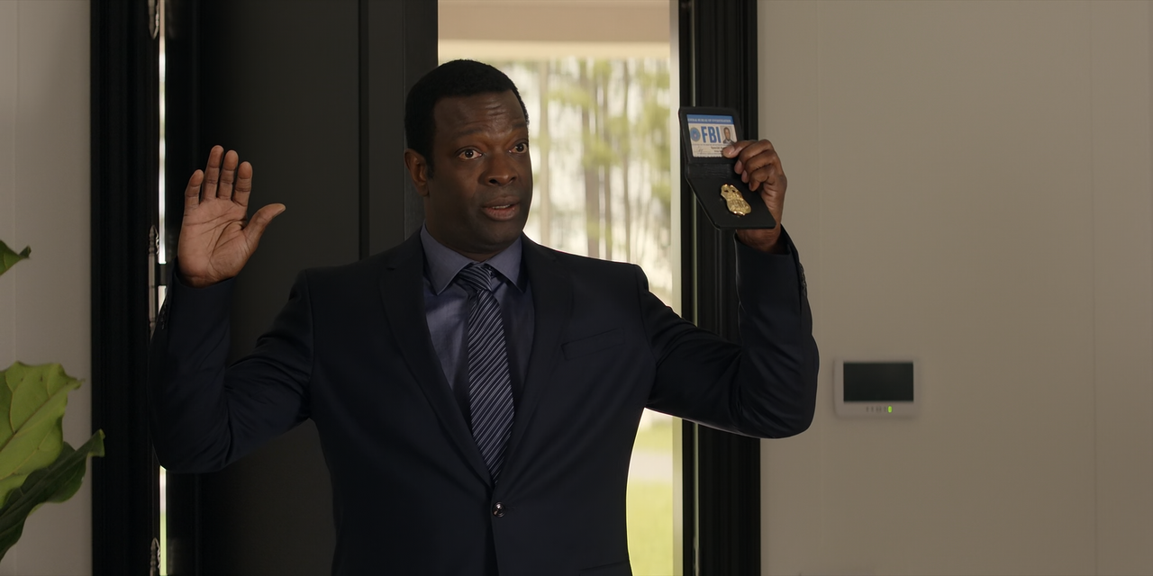 Reacher.S01E02.First.Dance.1080p.10bit.BluRay.AAC5.1.HEVC-Vyndros.mkv_snapshot_30.27_[2023.01.03_18.