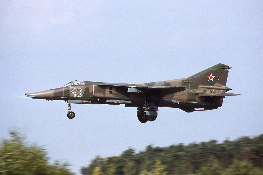 559 APIB Mig-27K 43 Blue_76802630200 [Finsterwalde 8.92]