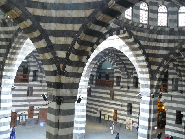 MUSEO ARQUEOLOGIA-CIUDAD VIEJA-GRAN MEZQUITA OMEYA - SIRIA.- CUNA DE CIVILIZACION.-MUSEO AL AIRE LIBRE (14)