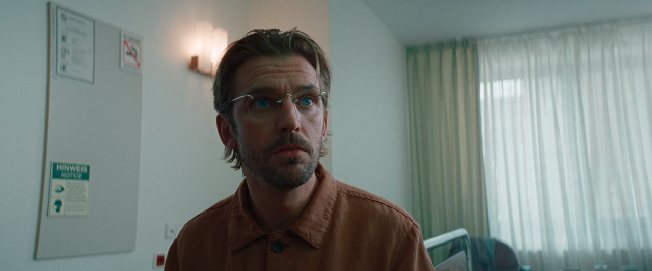 mpv-shot_Cuckoo.2024.2160p.UHD.AMZN.WEB-DL.HDR10 .HEVC-Нечипорук_00_38_39_0007