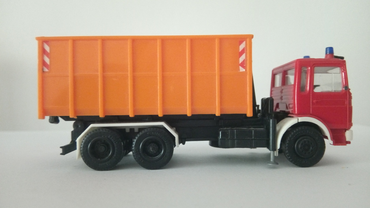 Mache (9221)