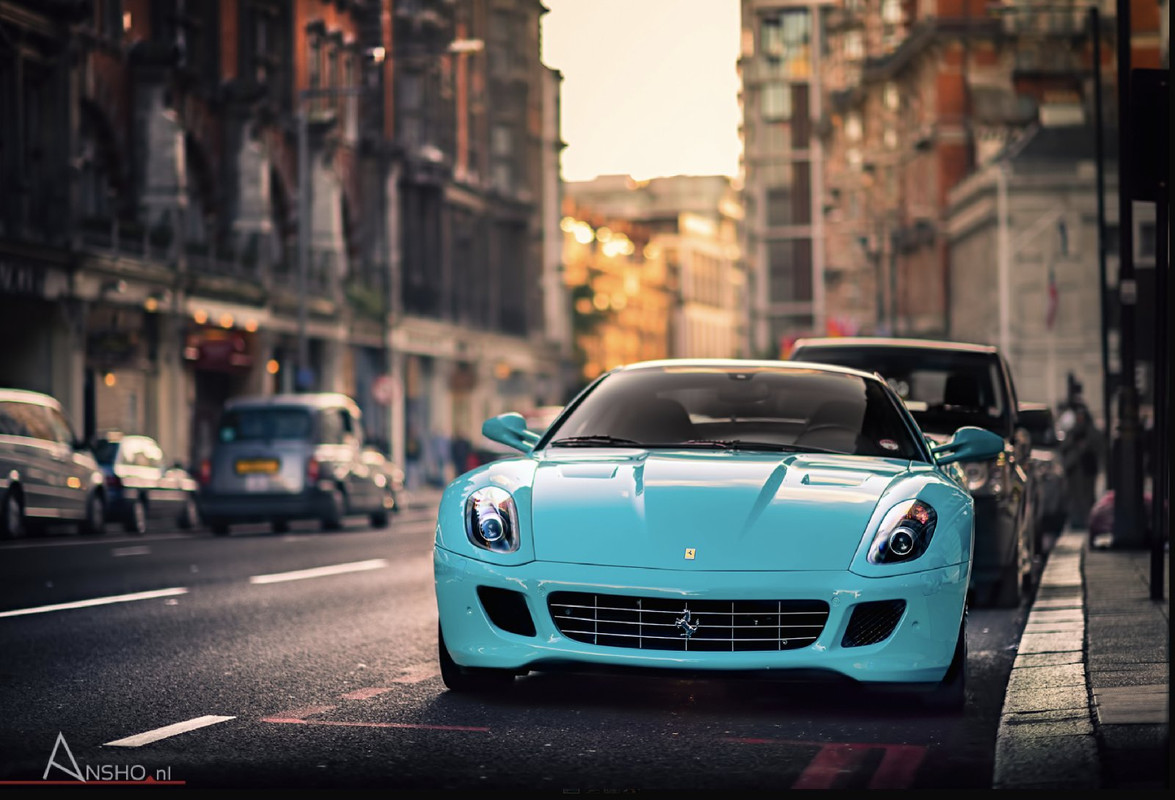 Turquoiseferarri.jpg