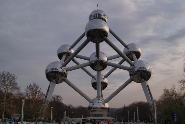 Volvemos a Bruselas. El Atomium - Bruselas, Gante y Brujas. Navidad 2018 (1)