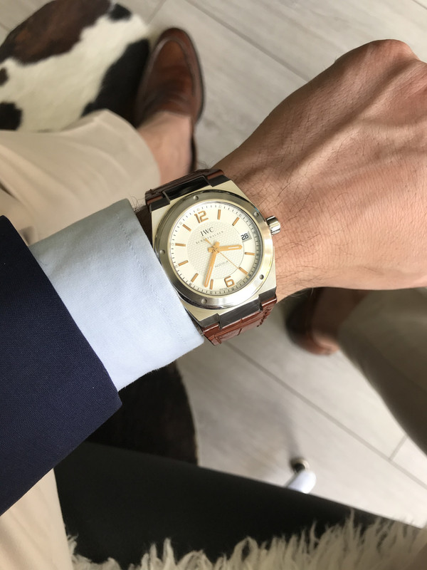 8360DF43-5AFA-4C54-B0F8-666A462ADA6A