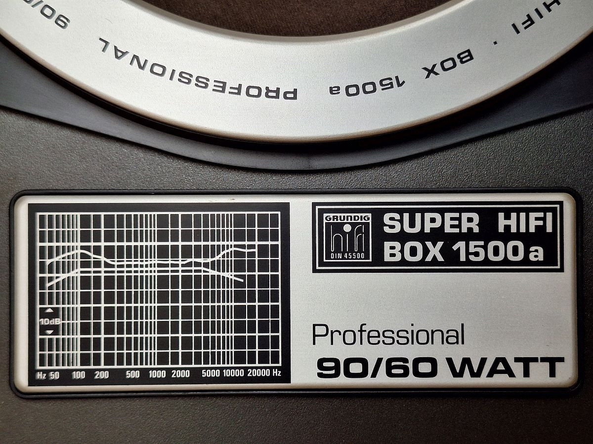 [Bild: 1500a-Frequenzgangplakette.jpg]