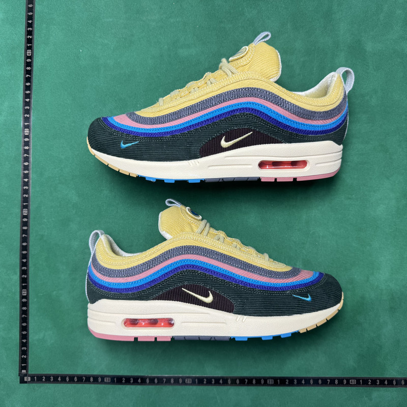 Nike Air Max Command