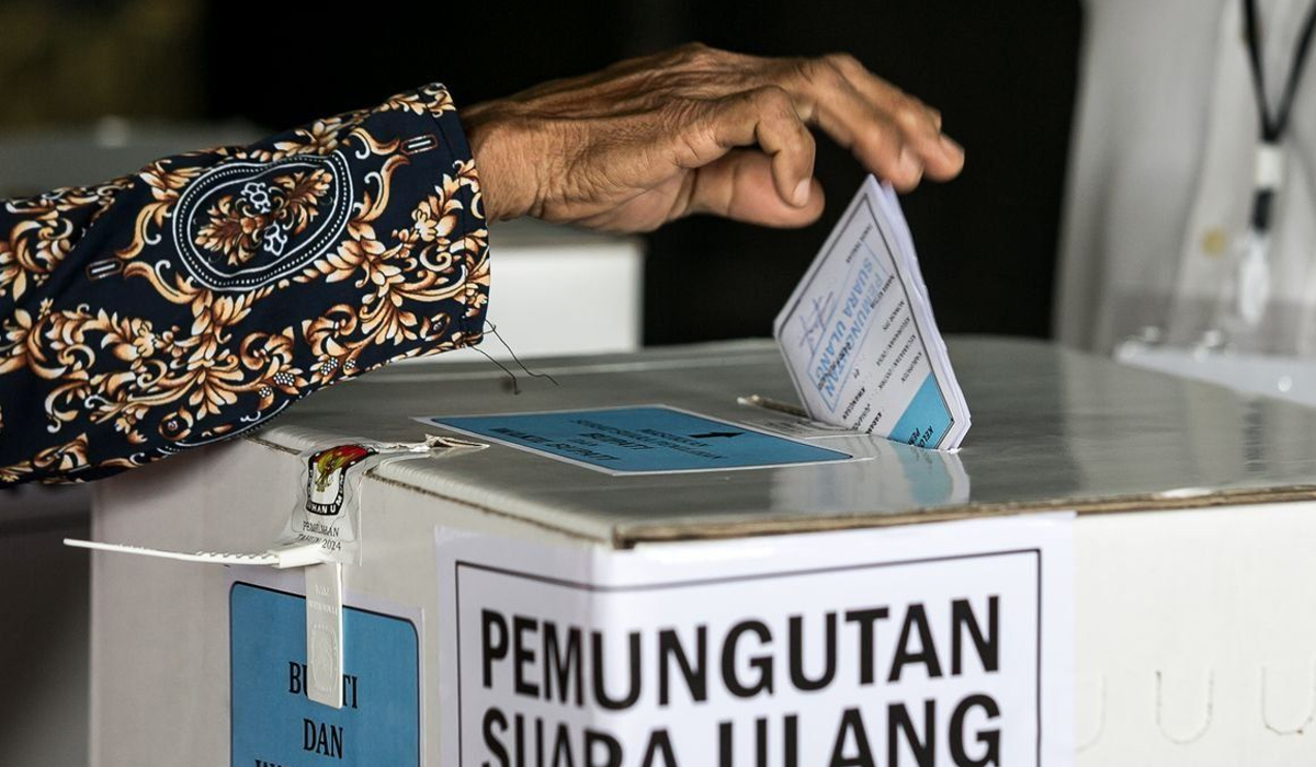 Persaingan Kandidat dan Hasil Survei