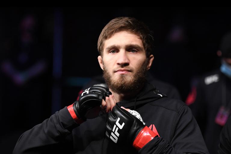 Сайд Нурмагомедов срещу Даниел Сантос на UFC 308