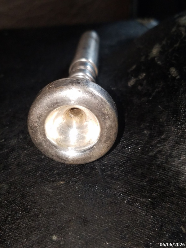 ITEM 8 BACH MV 10 5C TRUMPET MPC (4)