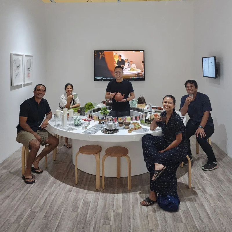Dian Sastrowardoyo asyik kunjungi Tumurun Museum di Solo bareng sahabat.