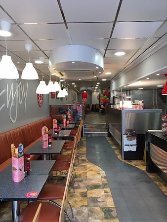 wimpy-huddersfield-interior.jpg