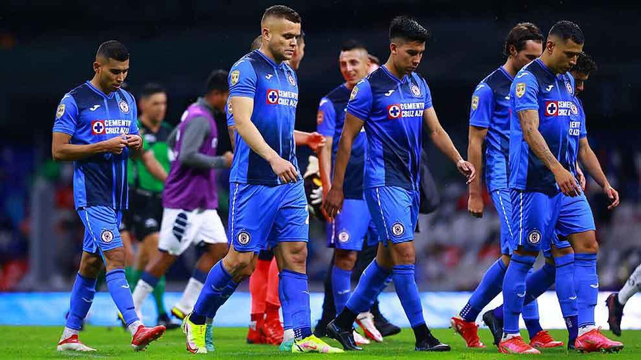 Aficionado de Cruz Azul agredió a un jugador de San José