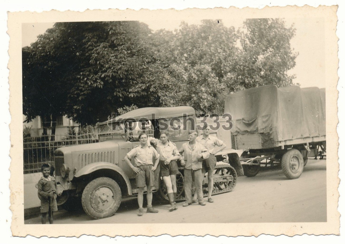 Foto Bacau Rumänien französische Panzer Halbkett
