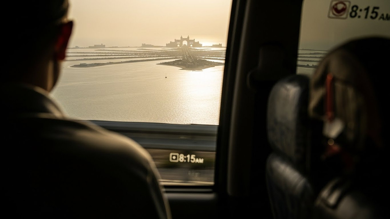 Dentro do avião Skydive Dubai