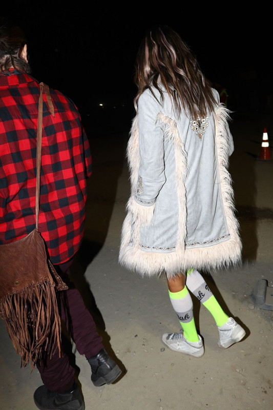 alessandra-ambrosio-2018-coachella-valley-music-and-arts-festiva