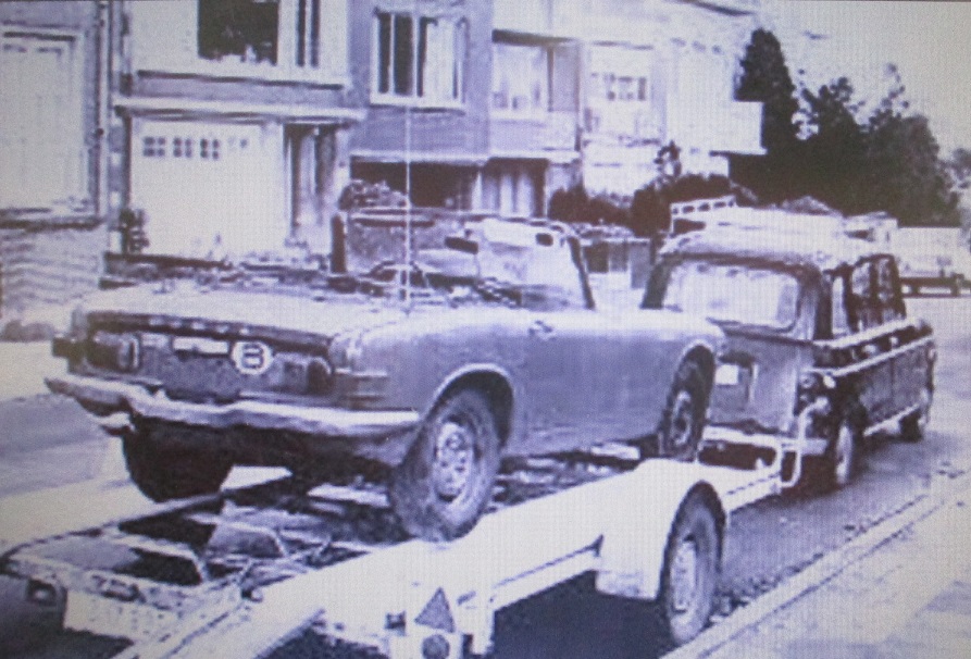 4L tractant une Honda S