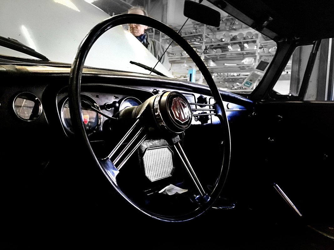 MGB_EA2301-4