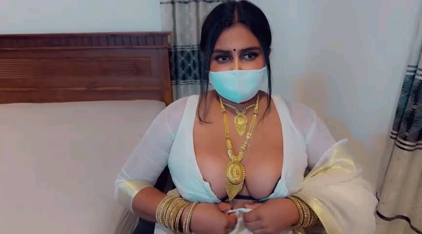 Busty-Wife-Pic-1.jpg