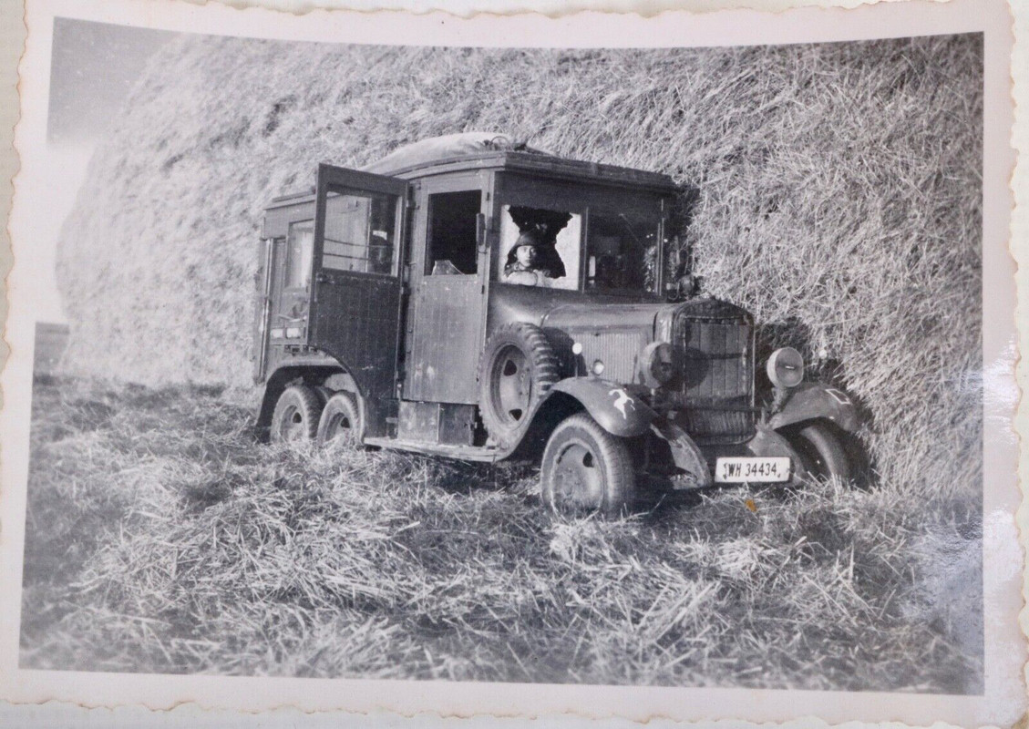 Fotos Res.-Pol.-Batl. 134 Gräber STUG Panzer Krim etc.1