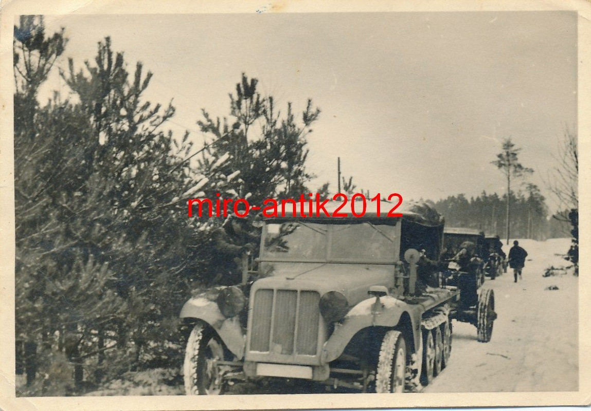 Foto, Wehrmacht, Halbkette mit Geschütz
