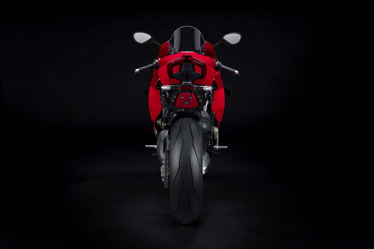 Фотографии Ducati Panigale V4 2022