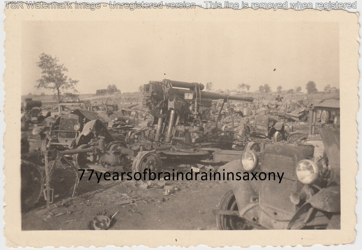 Foto 2.Wk Russland Beutesammelstelle Schrottplatz Flak Geschütze Auto Pkw