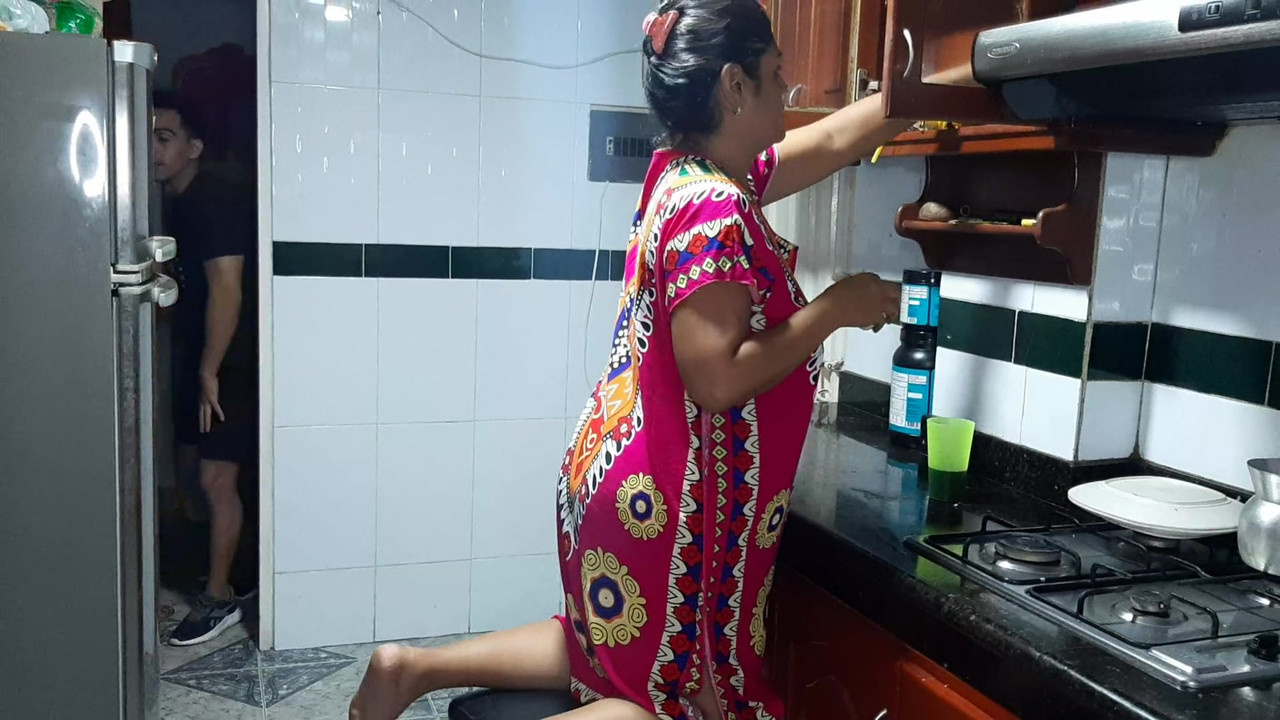 Tasting my stepmother's rich pussy in the kitchen_xhj9OXa 03