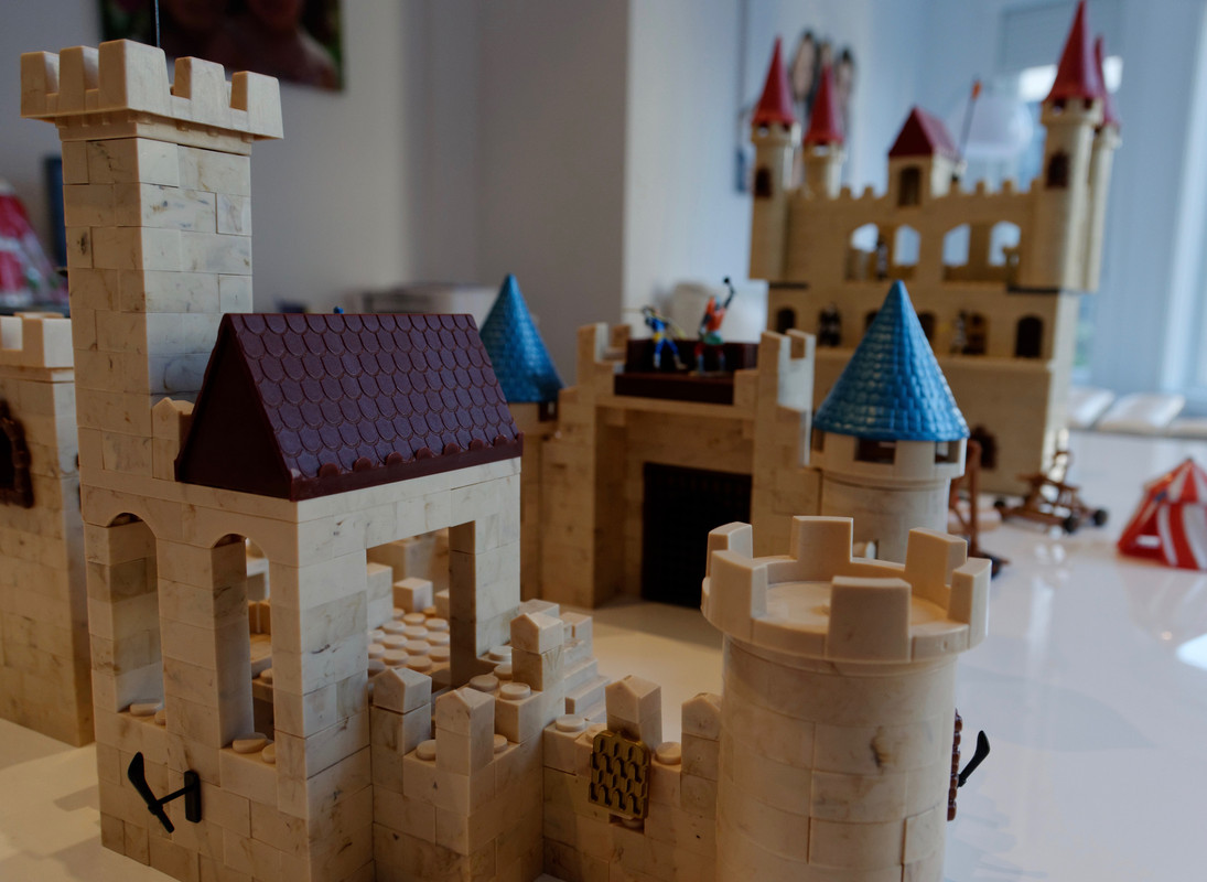 Exin Castillos - Asalto a la Fortalez y Casa dis