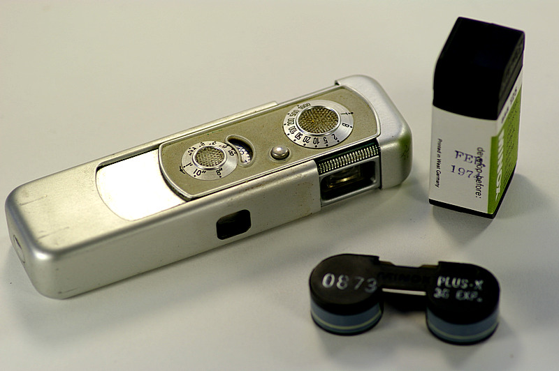 Minox-IIIs-with-film.jpg