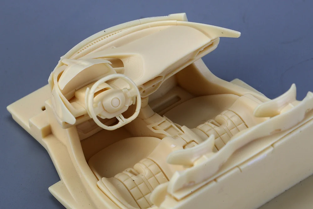 1-24-scale-model-car-kit-Ferrari-Daytona