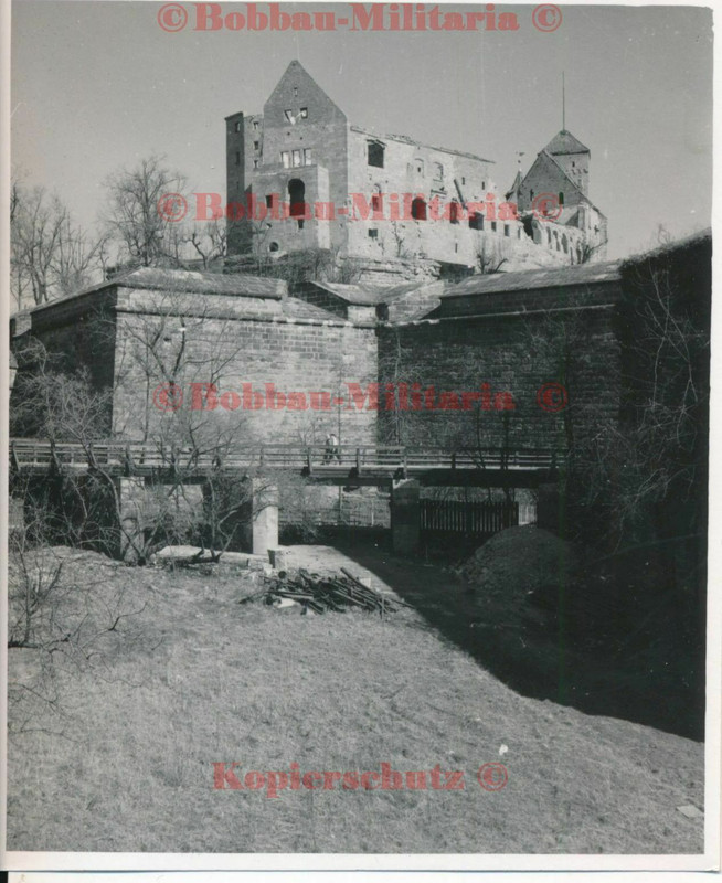 Foto Nürnberg 1945 zerstörte Kaiserburg combat Ruine Bomben-Angriff !!