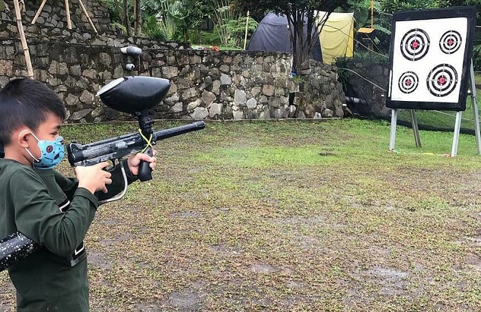 Aktivitas outbond di KM Zero Resort Sentul.