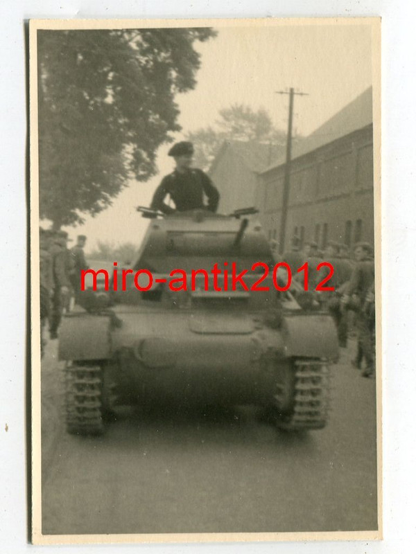 Foto, Wehrmacht, Panzer auf dem Vormarsch bei Ło