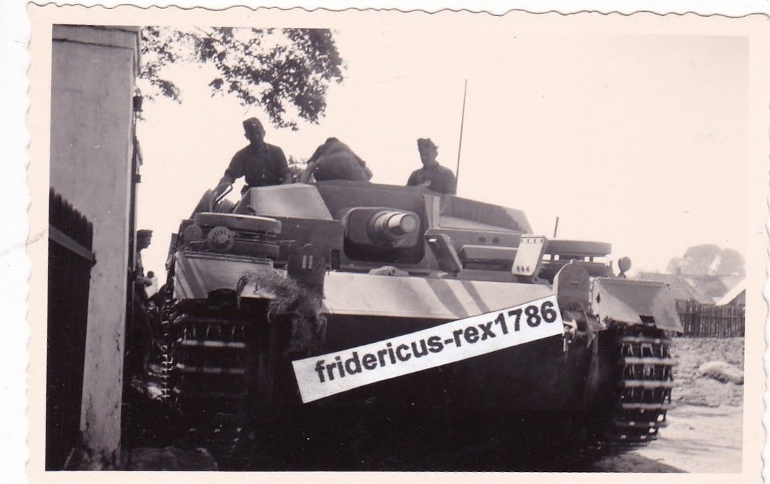 Foto elitesoldaten Sturmgeschütz 1.Stug Abt der 1.Pz Div
