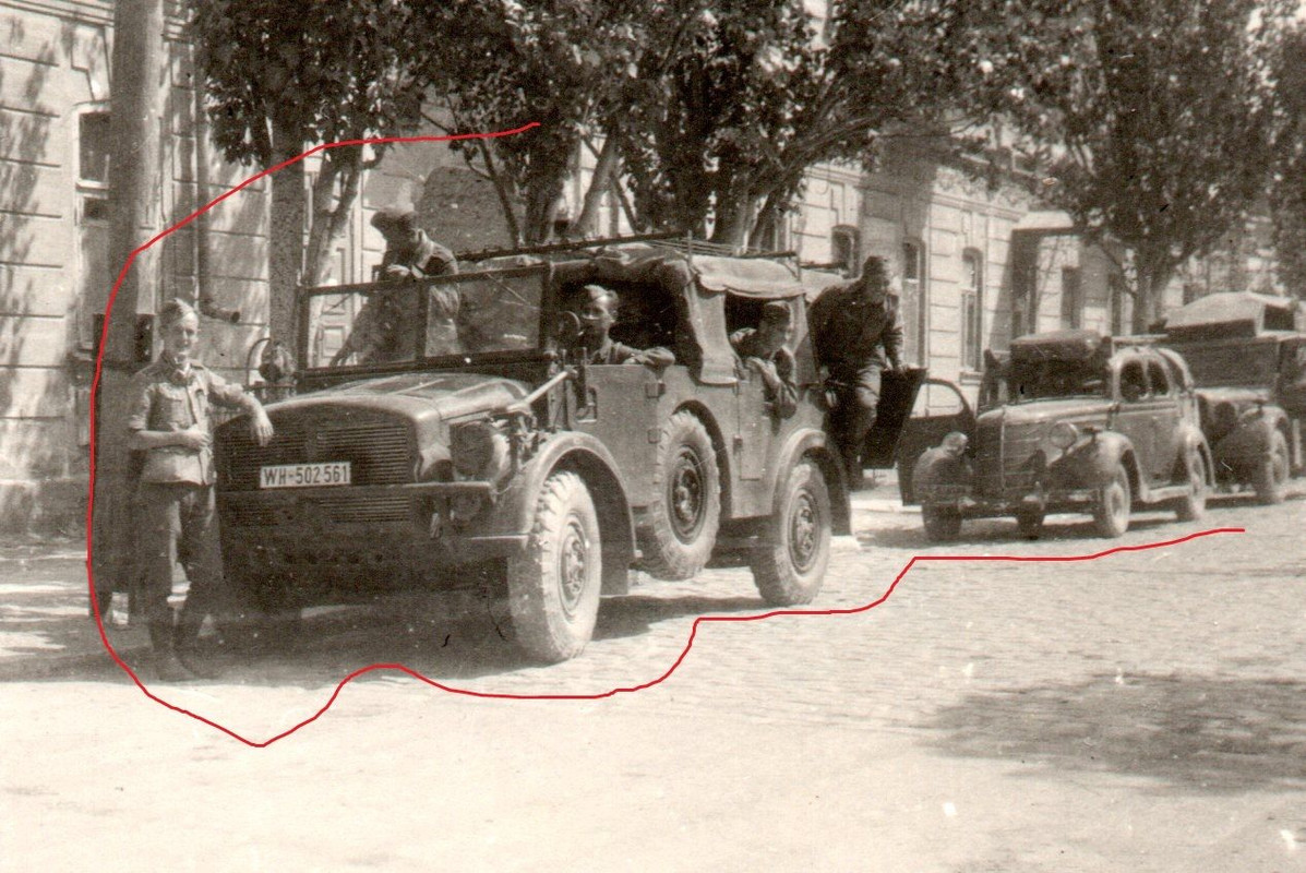 Foto Soldat Beute PKW Horch mittlerer Einheitskü