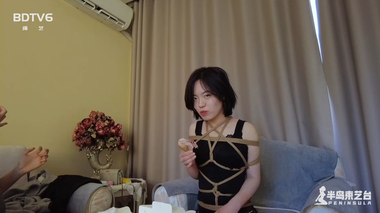 半岛束艺 据说都喜欢听美女吃东西的声音 海语.mp4_20210208_131716.835