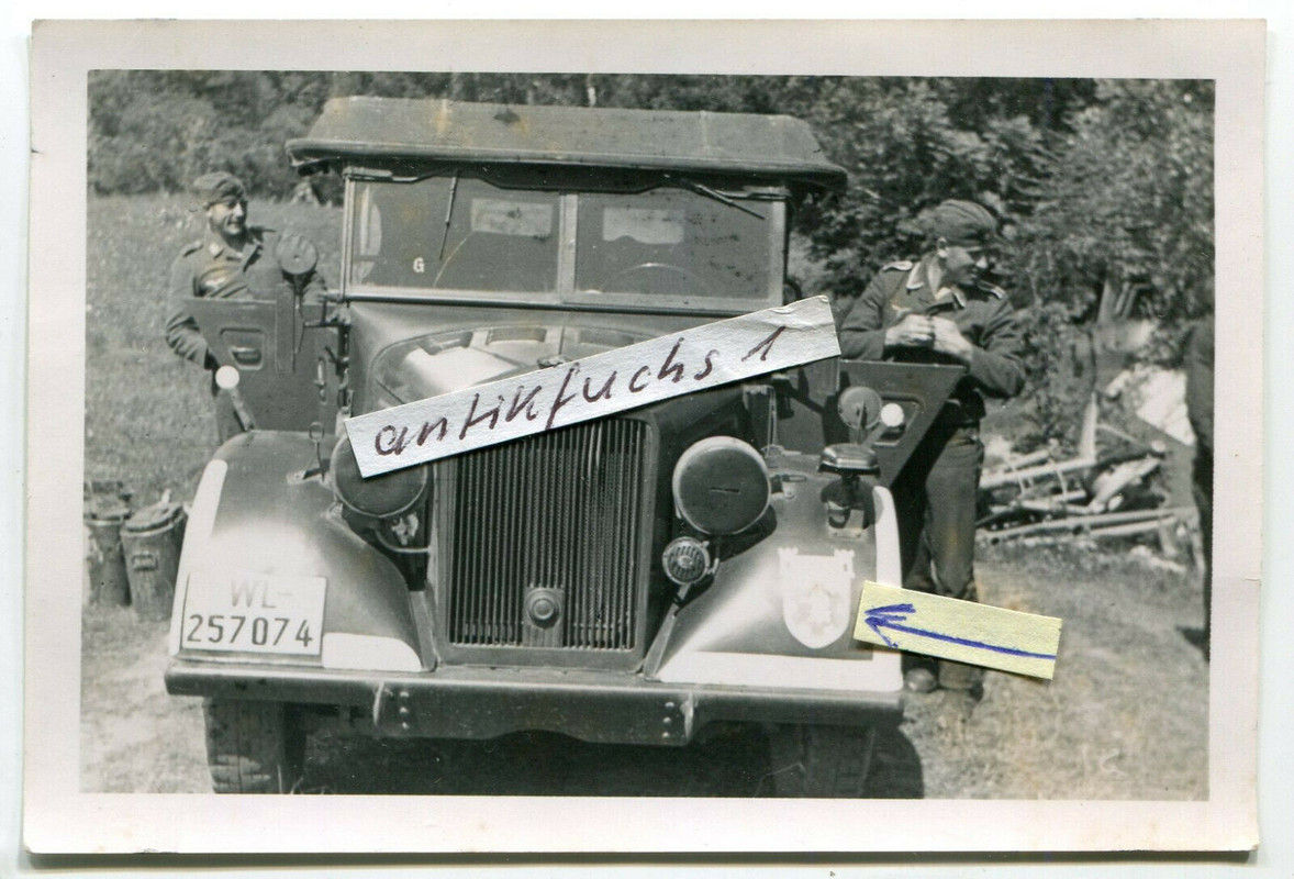 WL-Militär-Kübelwagen mit Wappen des Stab des NAG 15 bei Orel 1942