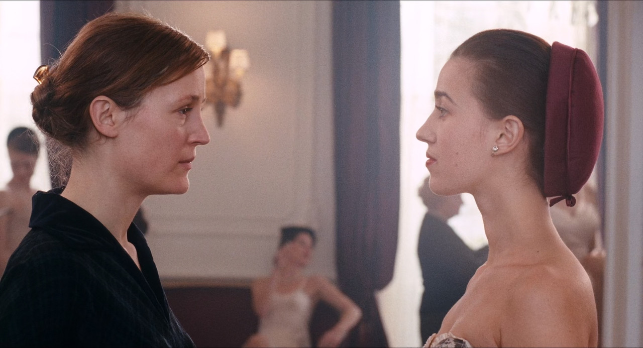 Phantom Thread (2017).mkv_snapshot_00.59.38_[2018.04.03_20.20.43