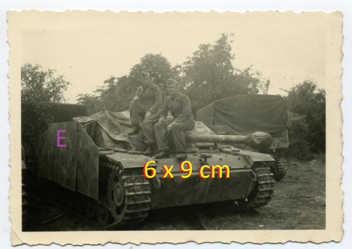 Foto StuG III Ausf G Seitenschürze E Panzer Sturmgeschütz -Tarn 