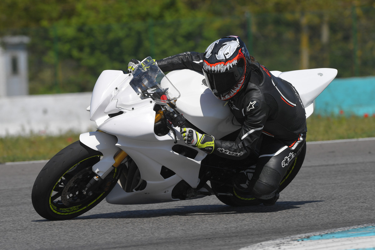 4548393D-064B-4EFD-B64B-4039EABC175C