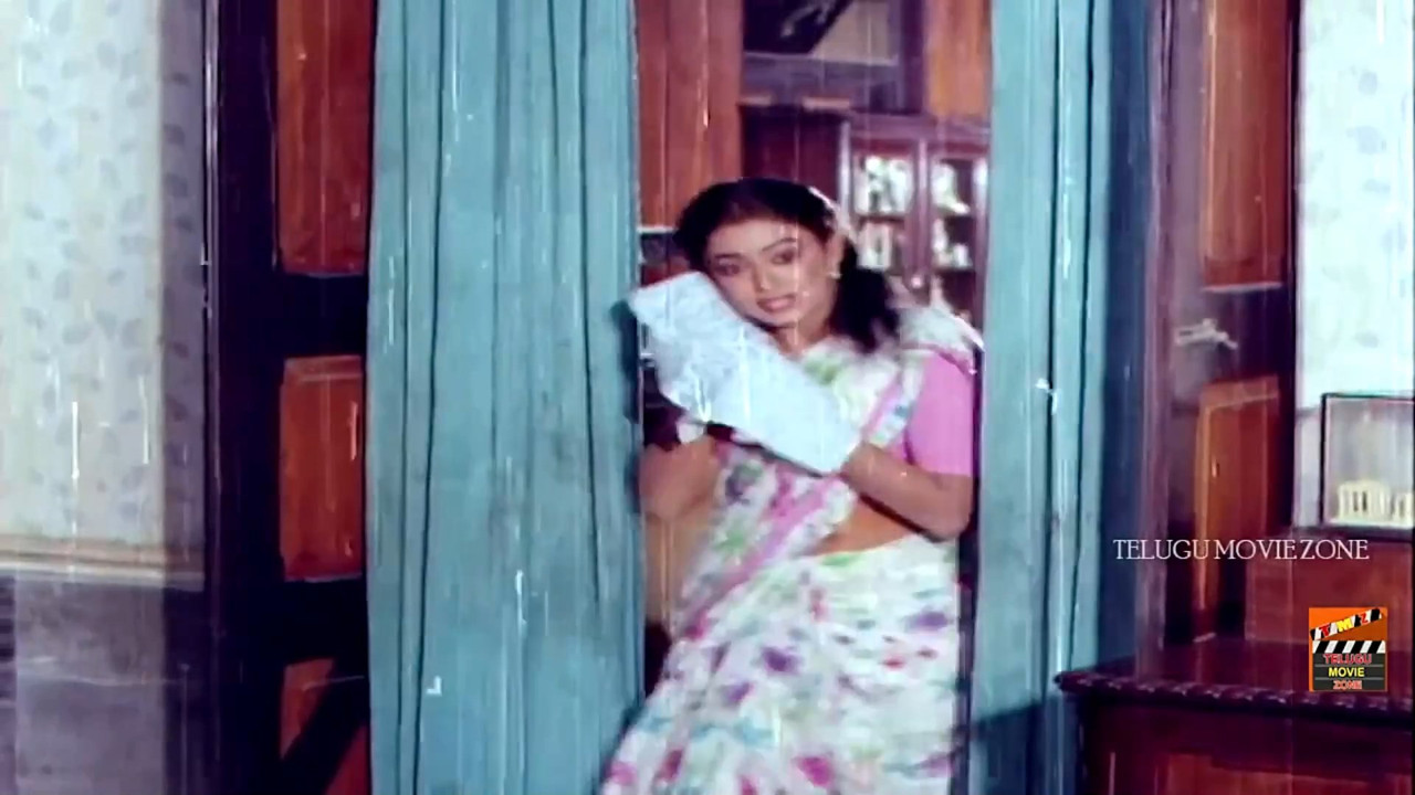 Shobana hot in saree.mkv_snapshot_00.32.245