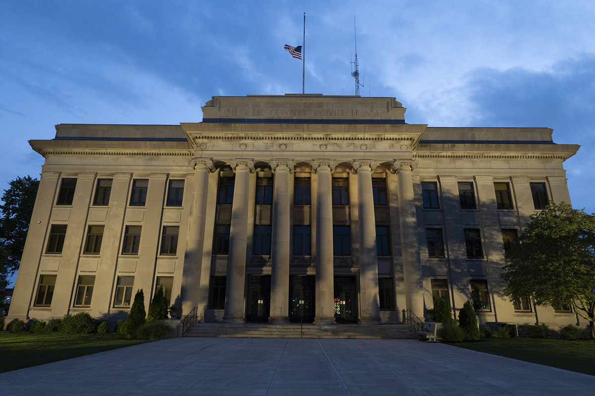 IMAGE: https://i.postimg.cc/657nY0bF/1-1600w.jpg