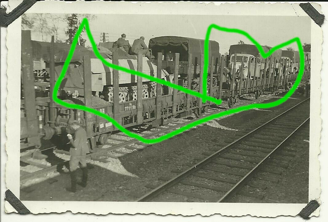 , Wehrmacht, Maultier und Schützenpanzer Bahnverladung