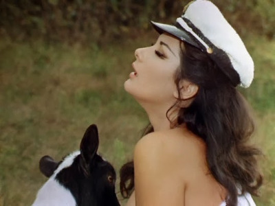 Edwige_Fenech_in_Top_Sensation_(2)