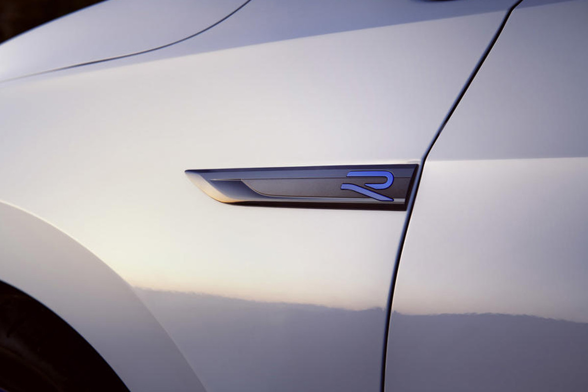 9E0A5151-E476-421F-9C30-0C5876D93EB2