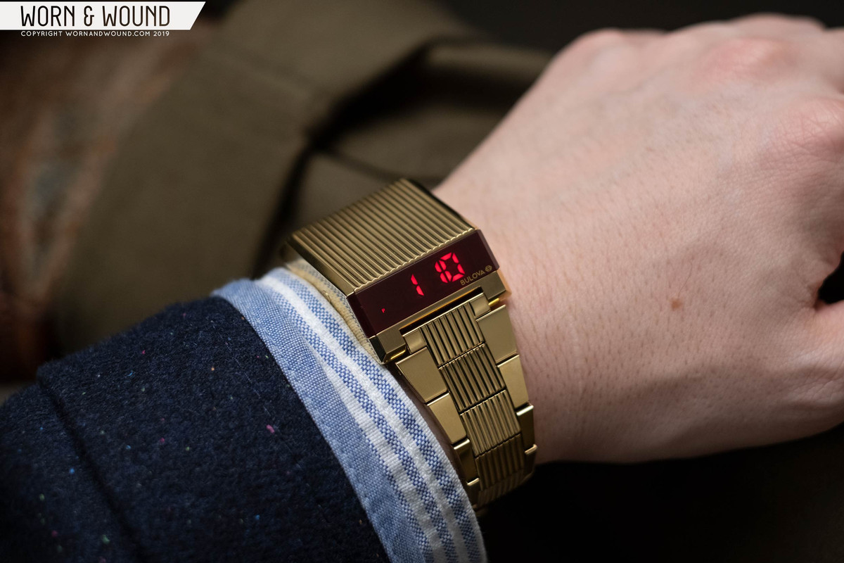 BULOVA_COMPUTRON_GOLD_WRIST